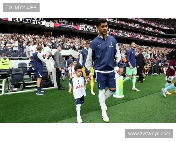 范德芬谈赛季目标与罗梅罗友情深厚称彼此如兄弟 范德芬谈赛季目标与罗梅罗友情深厚称彼此如兄弟