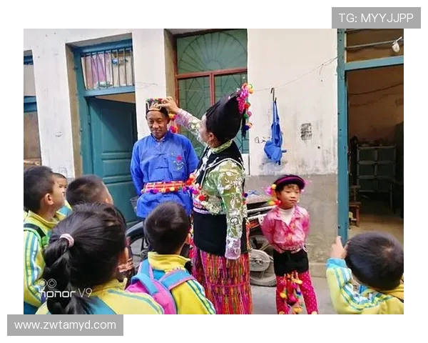 阿达拉比奥尤感恩孔帕尼提携立志助阿昌庞传承关爱精神